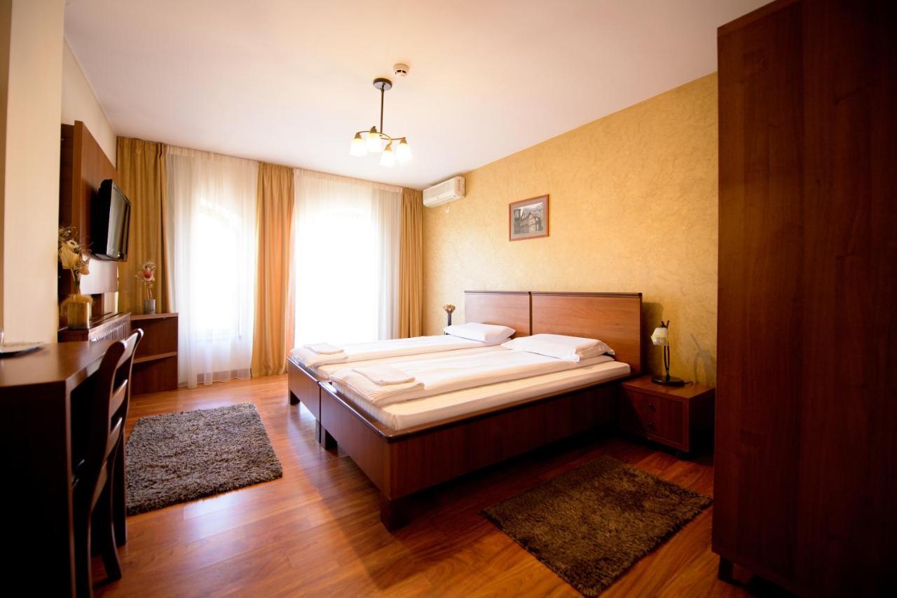 Pensiunea Normandia Timisoara Exterior foto